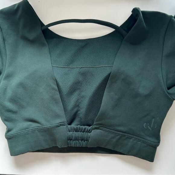 CROP SHOP BOUTIQUE (CSB): Long Sleeve Crop Top (Open back) - Picture 7 of 8